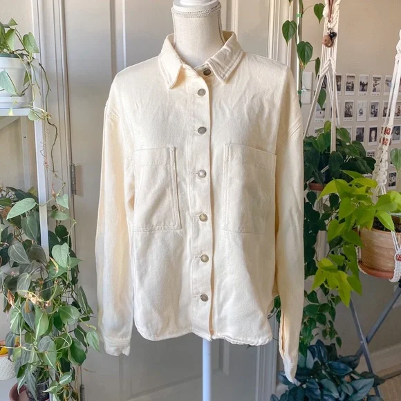 Nasty Gal — Pocket Front Oversized Denim Shirt - Picture 2 of 10